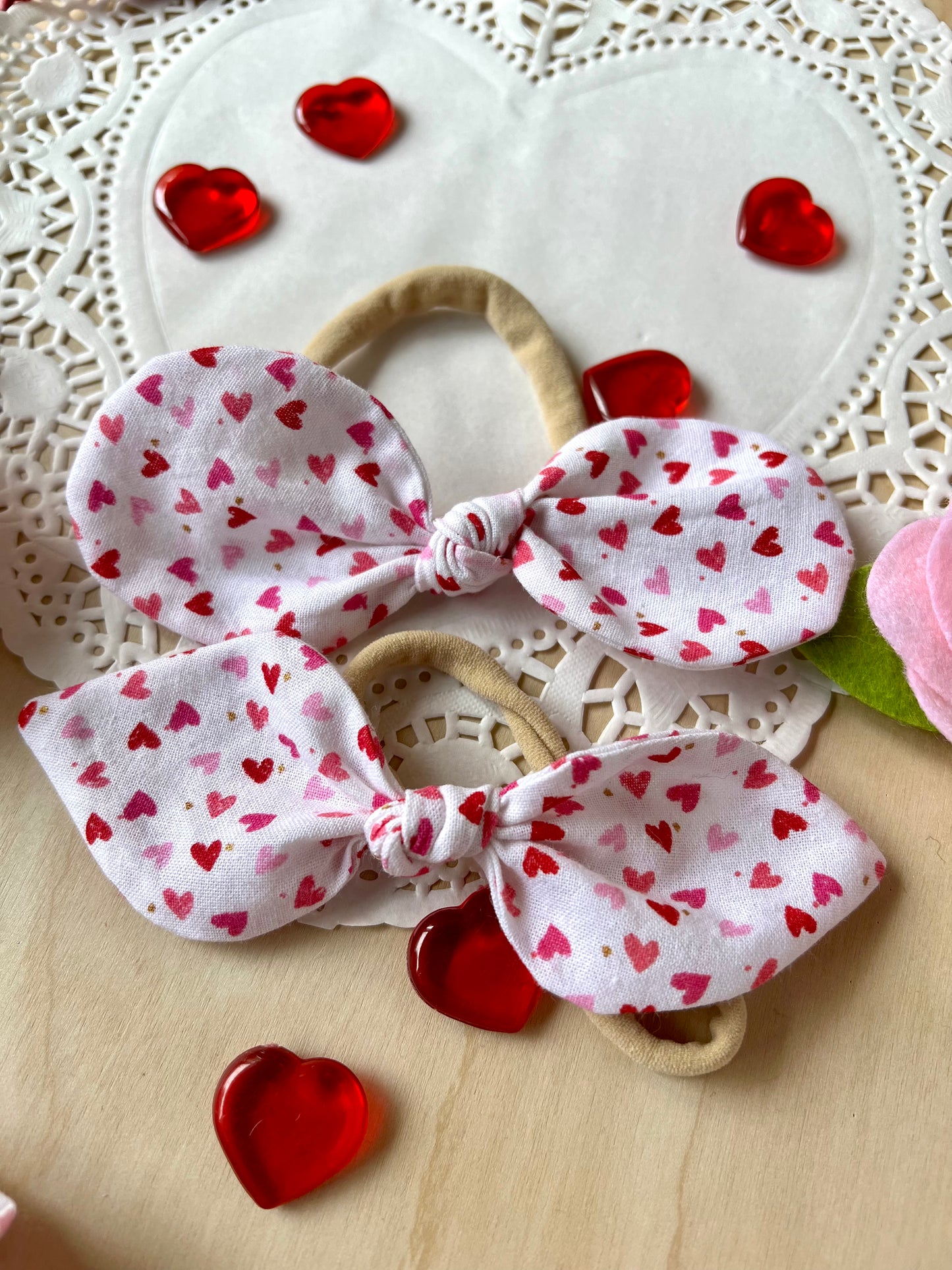 Scattered Hearts Mini Bow